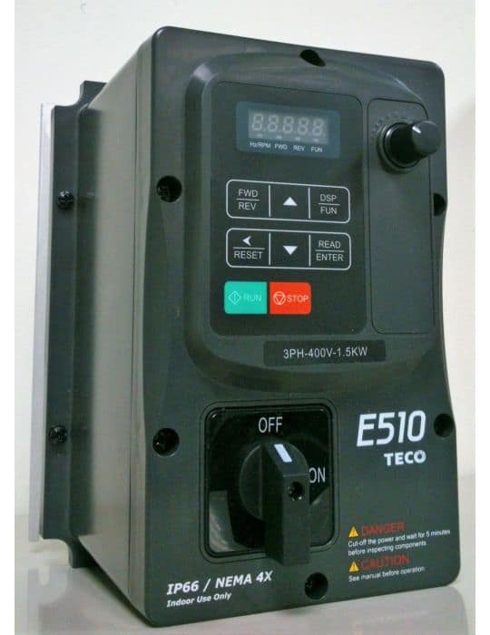 Variateur 3x4000V, 1,5kW, STO, potentiomètre, bouton marche/arrêt et filtre inclus